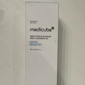 Medicube Zero Pore Blackhead Deep Cleansing Oil - White